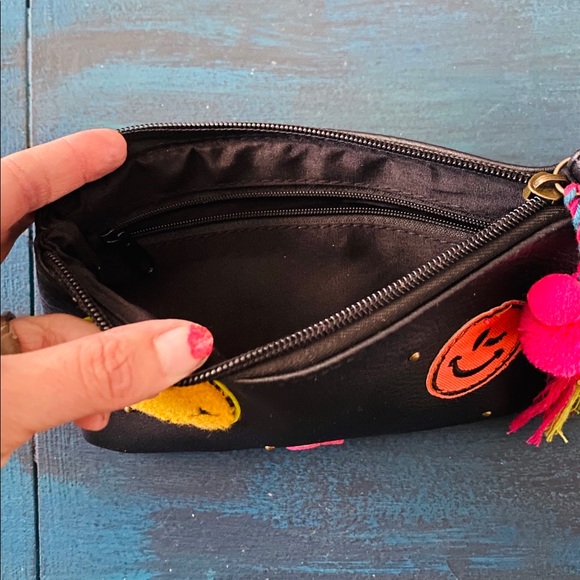 💜 Adorable little coin purse 💜 - Picture 2 of 3